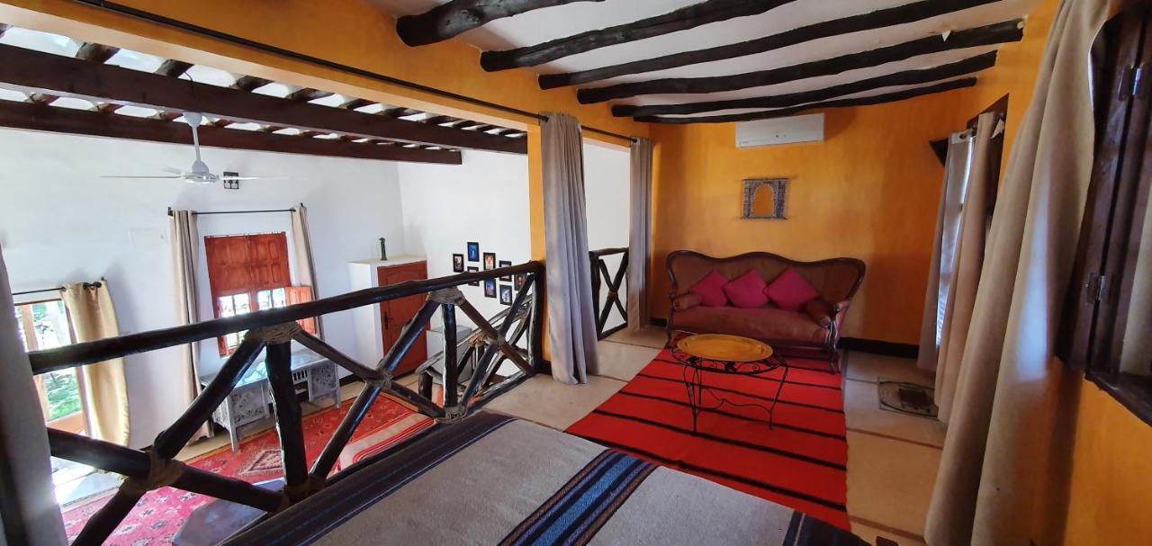 Couette-café Relais Esmeralda 3*